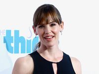 Jennifer Garner Sumringah di Acara Amal