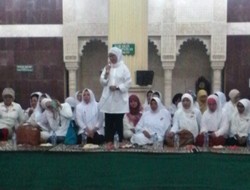 Istri Hatta Rajasa Kunjungi Pesantren Tempat Berdirinya Partai Gerindra