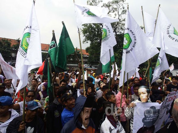 HMI Demo Kejagung Terkait Kasus TransJ