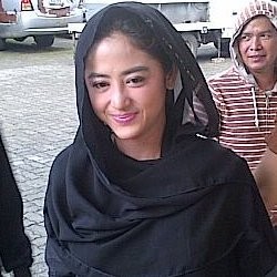 Demi Bahagiakan Orangtua, Dewi Persik Kejar Setoran di Bulan Ramadan