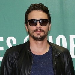 Demi Galang Dana, James Franco Rela Lepas Celana