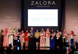 Jadi Inspirasi Hijabers, Dian Pelangi dan Alyssa Soebandono Terima Penghargaan