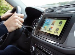 Android Siap Tantang Apple Carplay