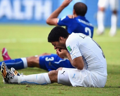 Ramai-ramai Manfaatkan Gigitan Suarez untuk Beriklan