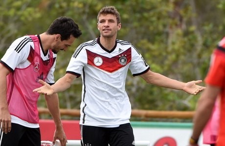 Mueller Siap Main, Bidik Clean Sheet