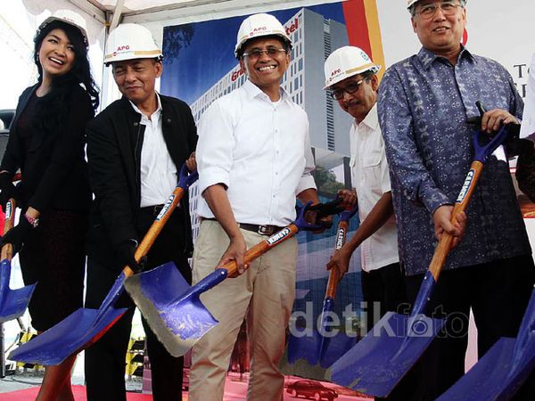 Dahlan Resmikan Akhir Pembangunan Hotel Adhi Karya