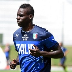 Wenger Bantah Rumor Balotelli