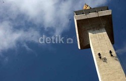 4 Fakta Pembakaran Juru Parkir Liar di Monas