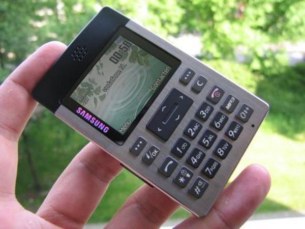 10 Ponsel Samsung Paling Aneh