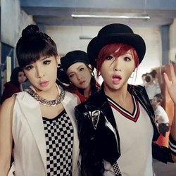 2NE1 Seksi dan Swag di Video Musik Crush Versi Jepang