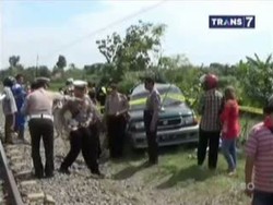 Mobil Tertabrak KA, 3 Tewas dan 4 Lainnya Terluka