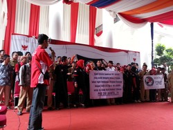 Pegawai Honorer Bersedia Pilih Prabowo tapi dengan Syarat