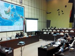 Rapat dengan Komisi II, KPU dan Bawaslu Ditanya Soal DKP dan Tawaran Jabatan