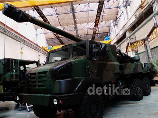 Melihat Meriam Caesar 155 di Prancis