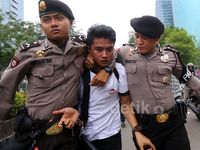 Demo di KPK Ricuh