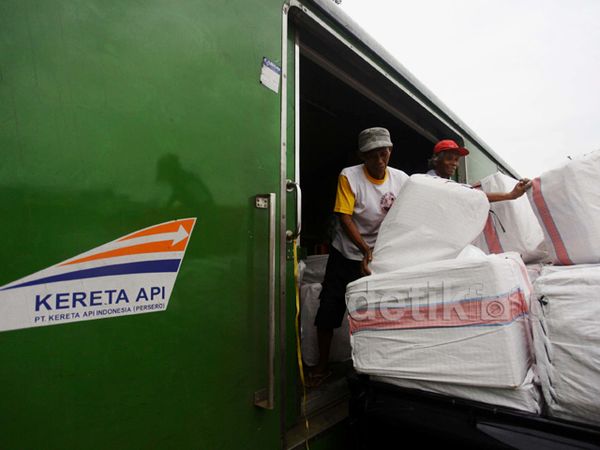 Kereta Logistik Jadi Solusi Kemacetan