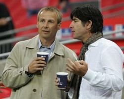 Klinsi, Jogi, dan Memori Dongeng Musim Panas