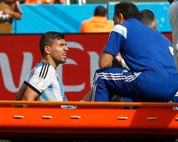 Argentina Menanti Kabar Cedera Aguero