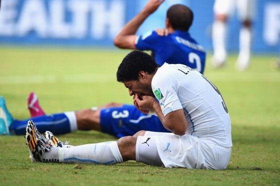 Kapten Uruguay: Insiden Suarez? Insiden yang Mana?