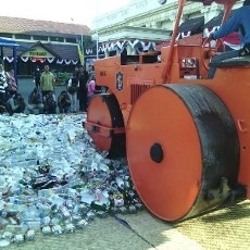 Barang Bukti Narkoba dan Miras di Surabaya Dimusnahkan