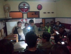 Aparat Gabungan Sisir PSK dan Razia Minuman Keras di Saritem