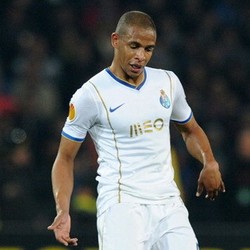 Porto Sepakat Jual Fernando ke City