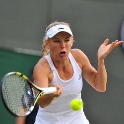 Wozniacki Melaju, Azarenka Kandas