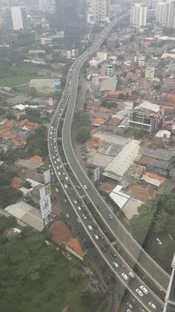 Ini Pemandangan Kemacetan JLNT Arah Tanah Abang dari Atas