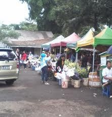 TPU Dipadati Peziarah, Pedagang Raup Untung