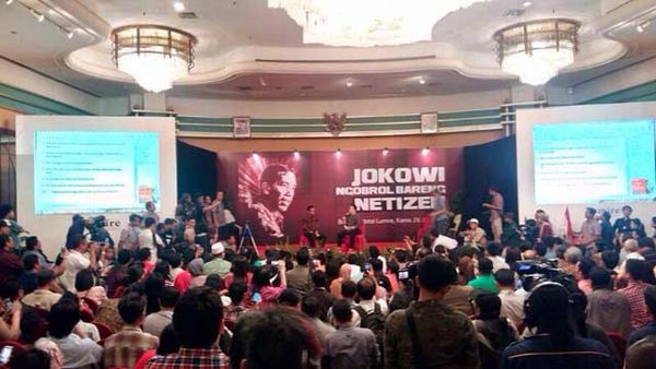 Jokowi Ngobrol Bareng Netizen