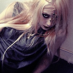 Siap-siap! f(x) Comeback dengan Album RED LIGHT