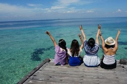 Gadis-gadis Cantik di Pulau Cantik Kodingareng Keke