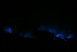 Inilah Api Biru Kawah Ijen, Cuma Ada 2 di Dunia