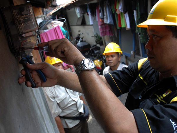 PLN Berlakukan Penyesuaian TTL Per 1 Juli 2014