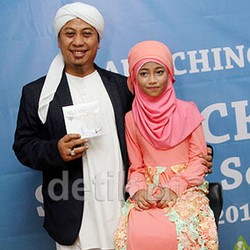 Rilis Album Religi Ke-10, Opick Duet Bareng Anak