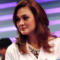 Luna Maya Sudah Dilamar Sang Kekasih?