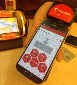 Gesek Kartu Kredit via Smartphone Resmi Diterapkan
