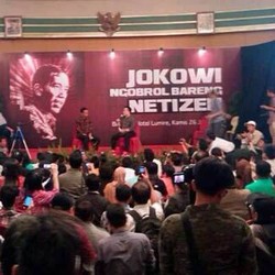 Ketemu Netizen, Jokowi Bercanda Soal Industri Kreatif yang Bocor