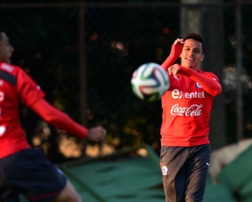 Sanchez Khawatirkan Kepemimpinan Wasit