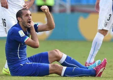 Chiellini Sebut Hukuman untuk Suarez Berlebihan