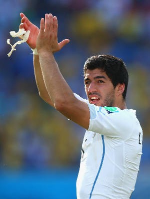Uruguay Akan Banding Hukuman Suarez