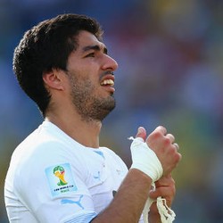 Lupakan Saja Barca dan Madrid, Suarez Diminta Tetap di Liverpool