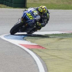 Rossi Targetkan Start dari Lima Besar