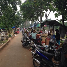 Peziarah Datangi TPU Menteng Pulo , Lalin Casablanca Ramai Padat