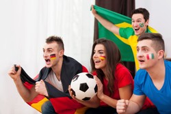 Bubur Kacang Hijau dan Salad Buah, Camilan Sehat Buat Nonton Bola