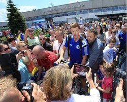 Mendarat dari Brasil, Dzeko dkk. Disambut Antusias Publik Bosnia