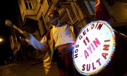 Meriahnya Tradisi Pukul Bedug Ala Turki di Saat Sahur