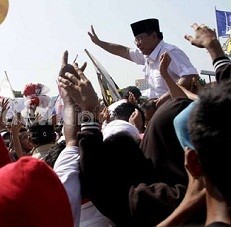 Ditanya Dukungan Rustriningsih, Prabowo Kasih Jempol: Bu Rustri Top!