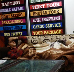 Tak Punya Uang, Abimana Harus Numpang Tidur di Nepal