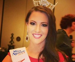 Wanita Ini Batal Jadi Pemenang Ratu Kecantikan karena Terlalu Tua